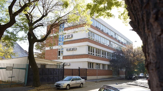Az irodának otthont adó MHSZ székház